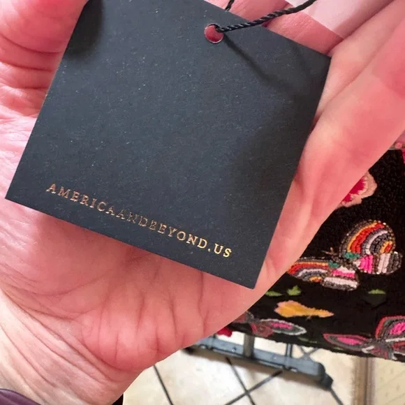 America and Beyond Embroidered And Beaded Tote/Crossbody Bag NWT - Picture 2 of 7